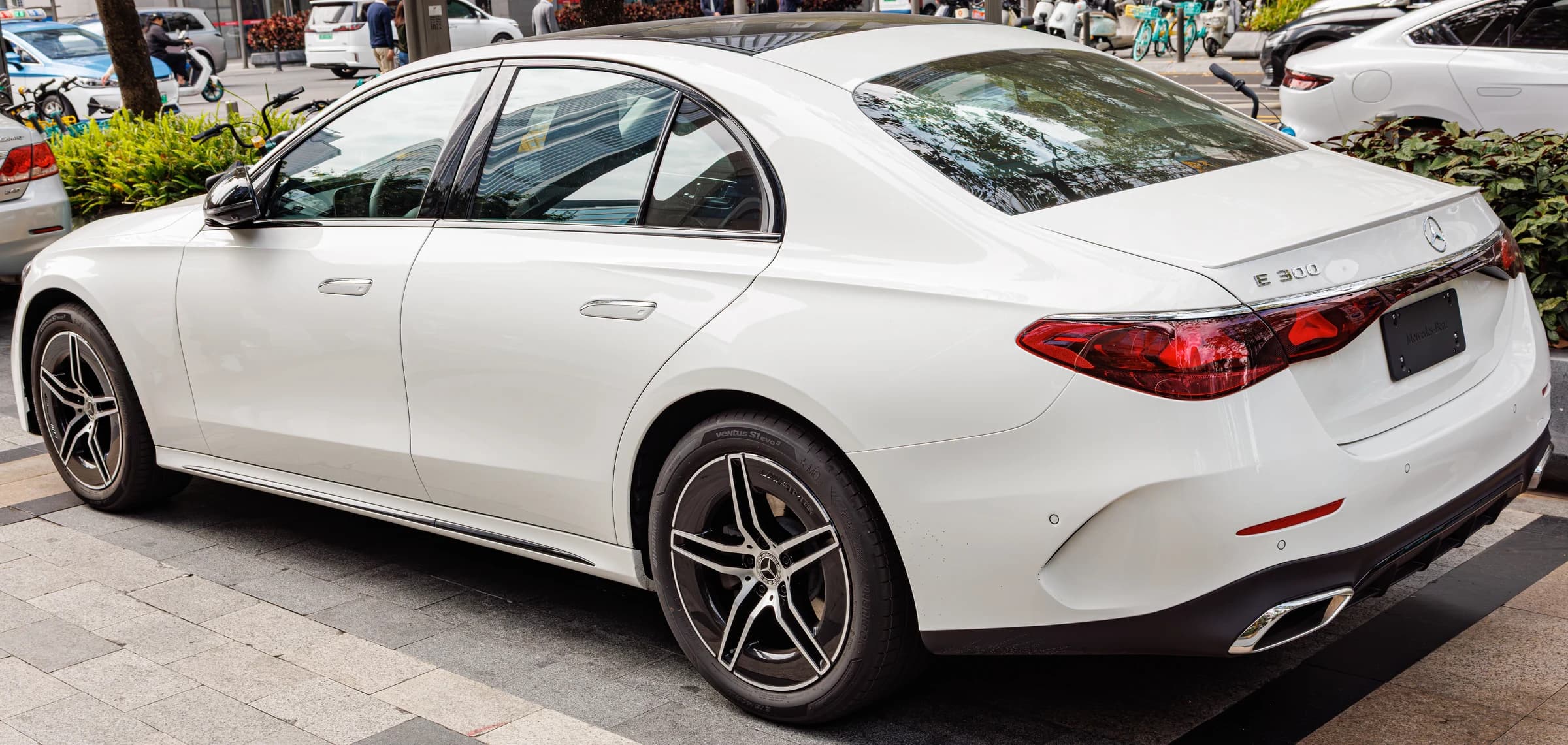 Mercedes-Benz E-Class exterior