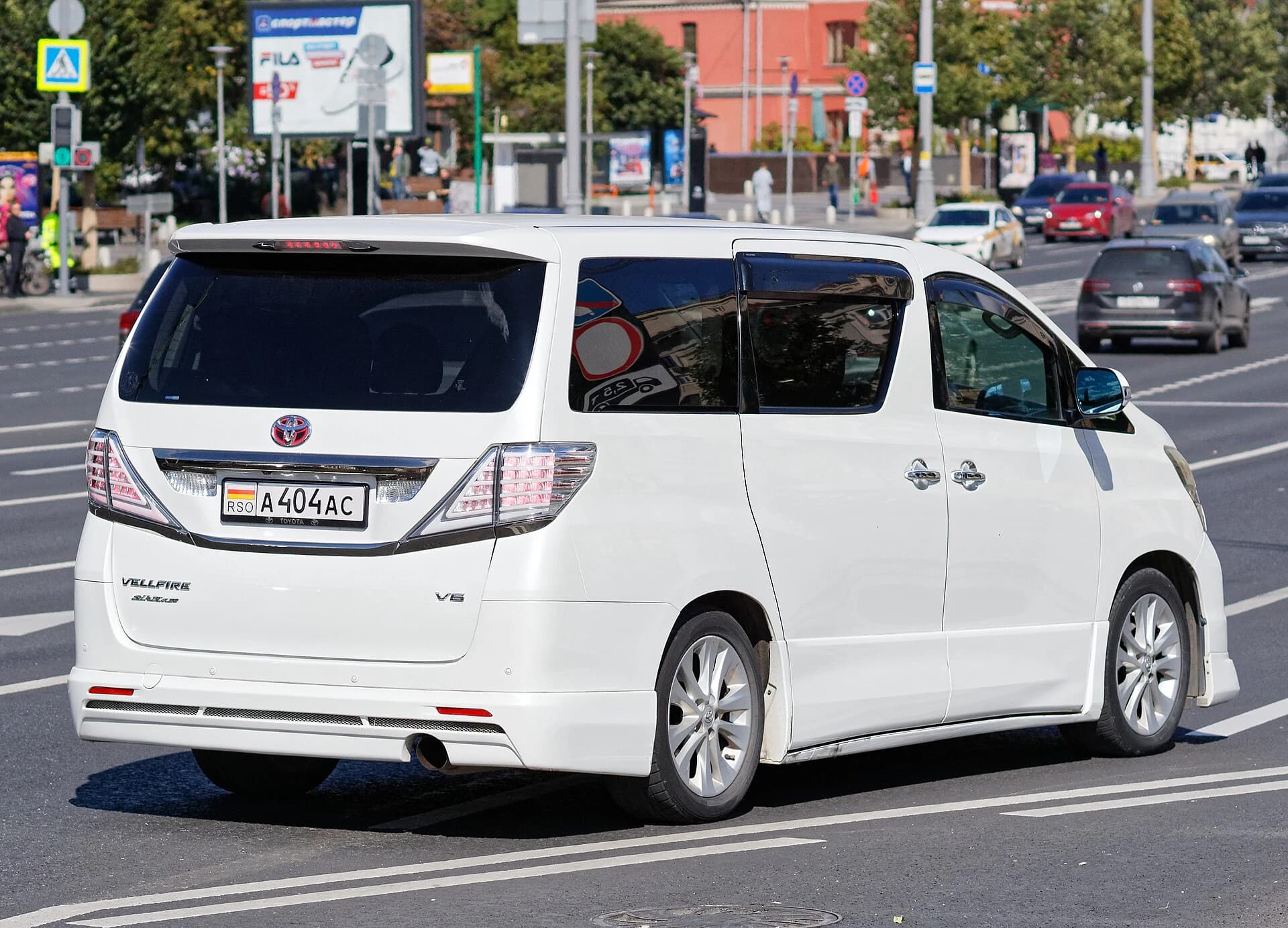 Toyota Vellfire exterior